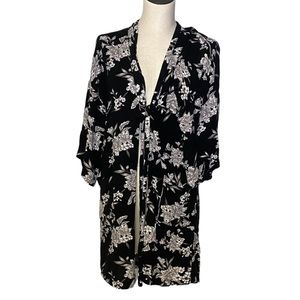 Spiritual gangster black and white floral front tie kimono robe one size